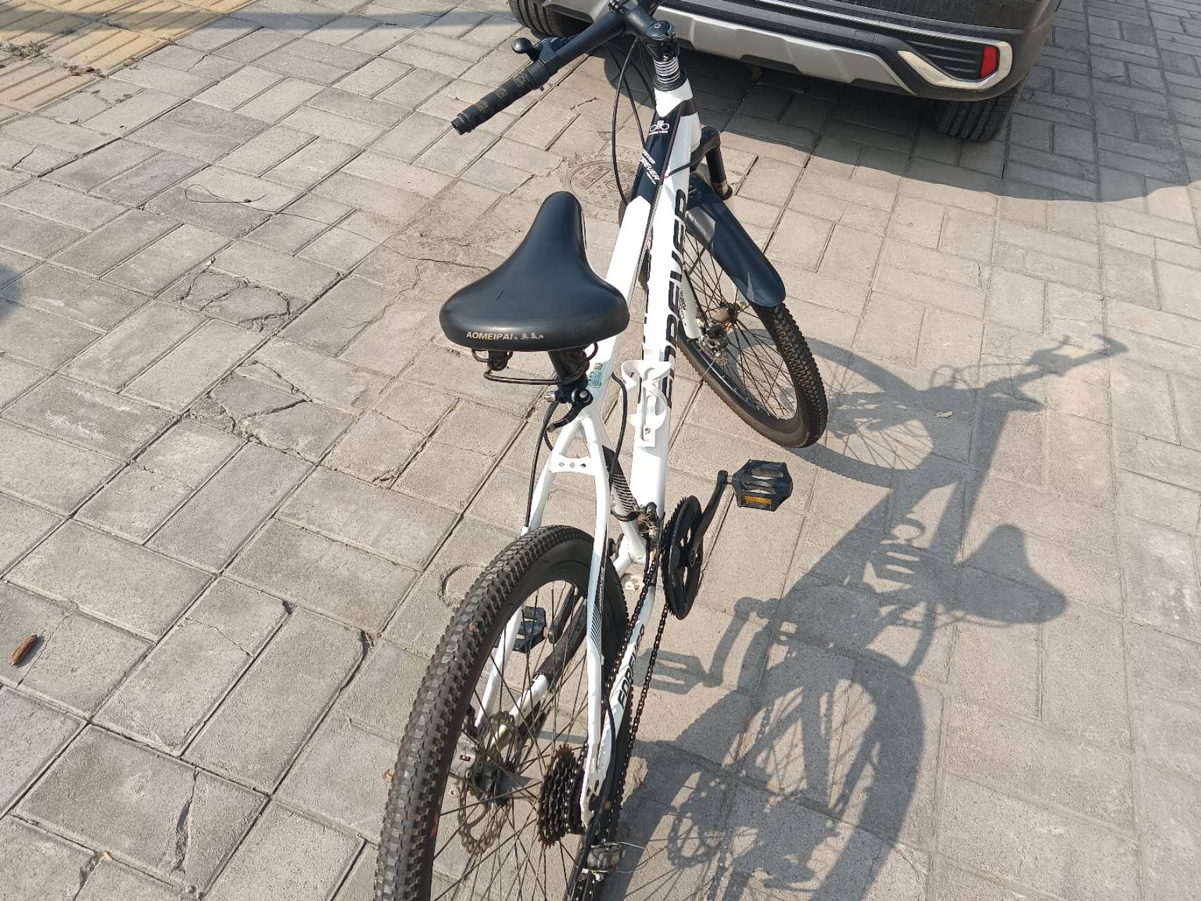 出一辆山地车